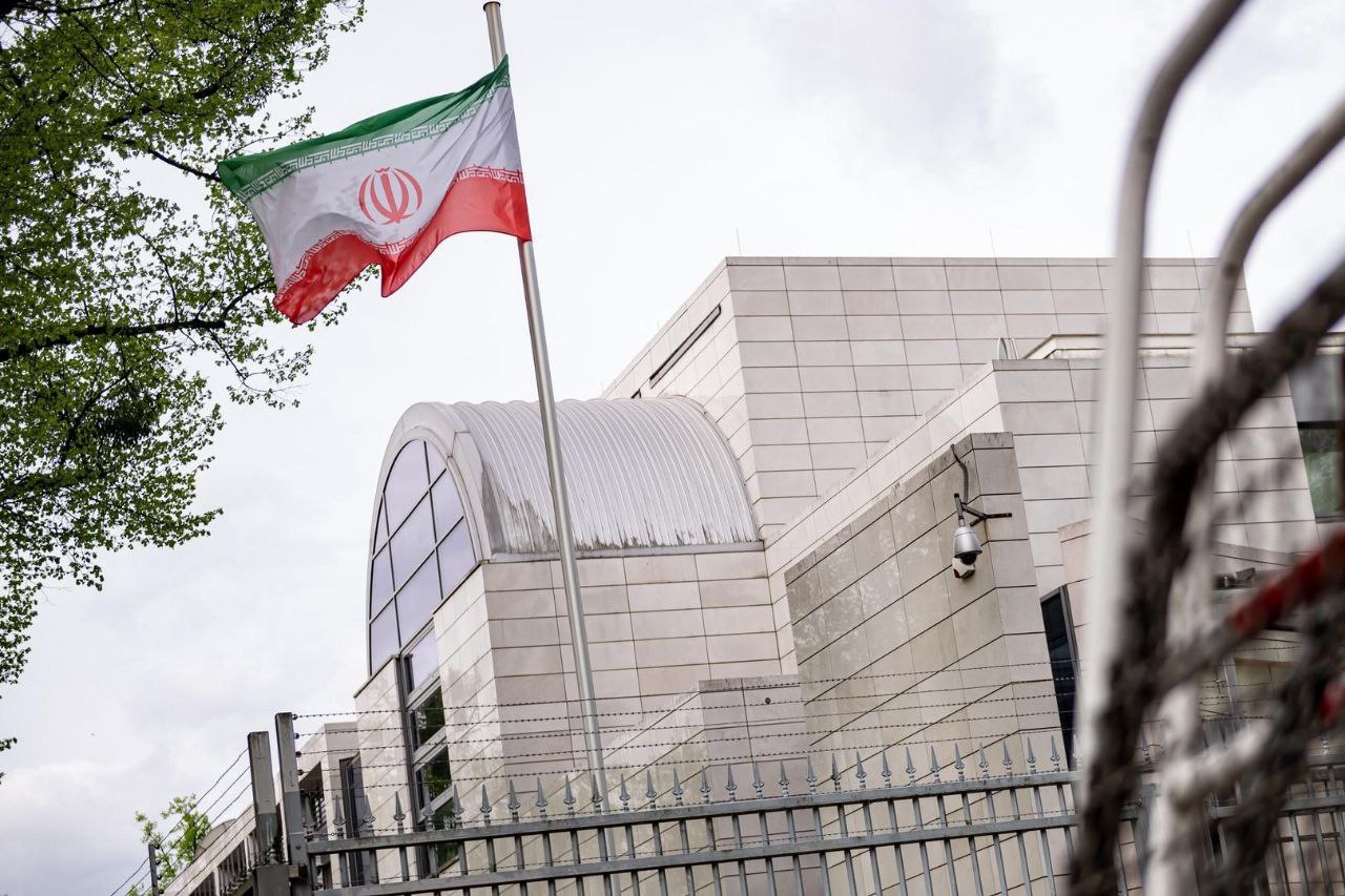 سفارت ایران در برلین در حال آماده‌سازی خدمات کنسولی به ایرانیان است.