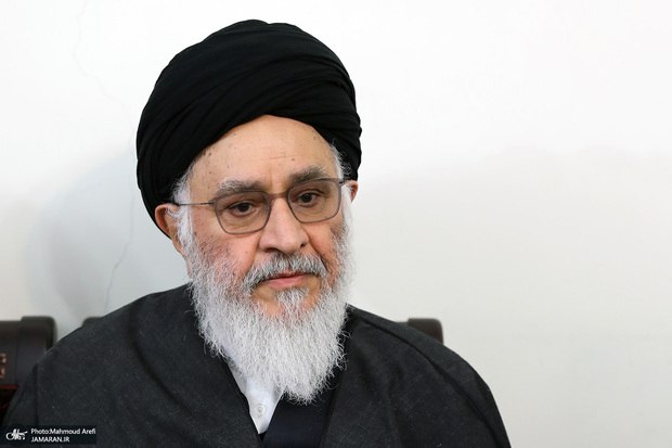 آیت‌الله محقق داماد نامه‌ای به مراجع تقلید در انتقاد از قانون حجاب نوشت.