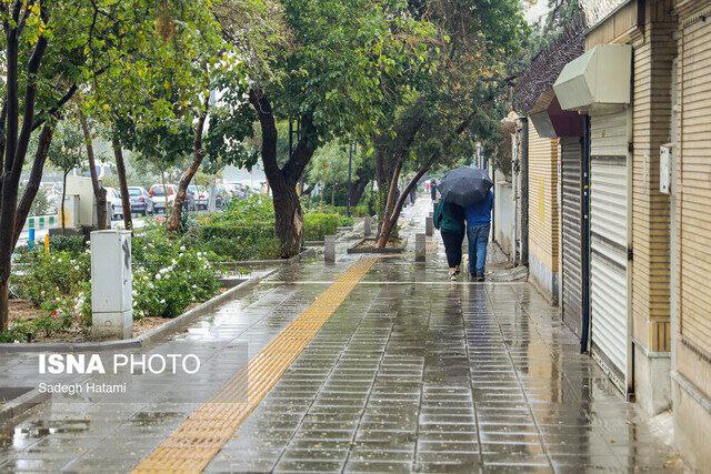 کاهش نسبی دما و بارش باران در تهران