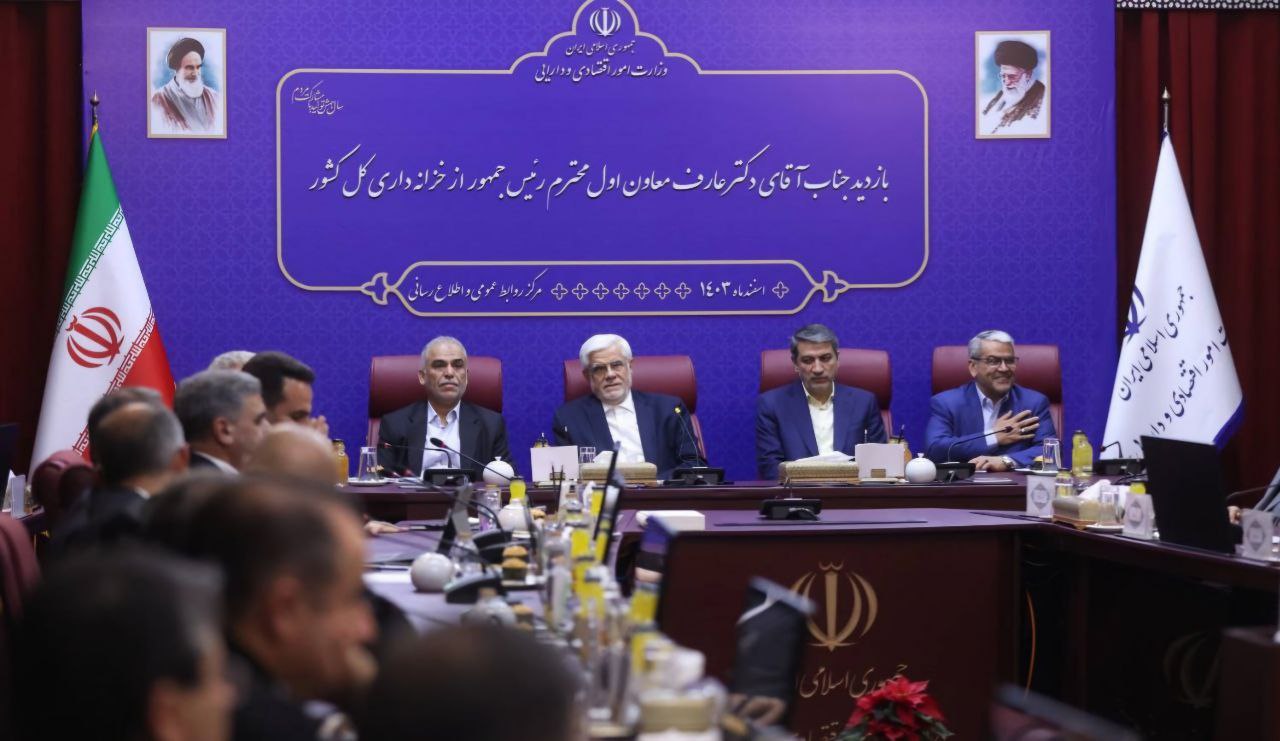 صد درصد مستمری بازنشستگان و حقوق کارکنان دولت پرداخت شده است.