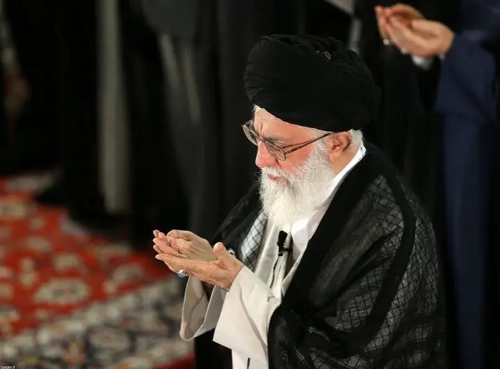 نماز عید فطر به امامت رهبر انقلاب در تهران برگزار شد.